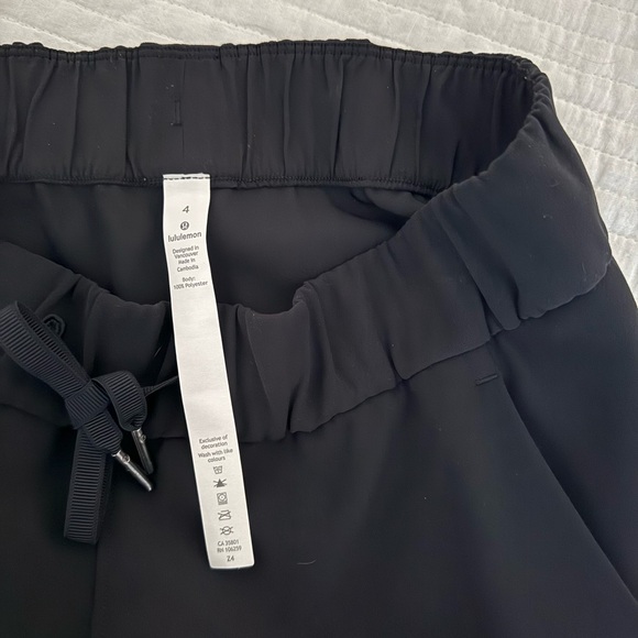 Lululemon On the Fly Crop - black - Picture 2 of 2